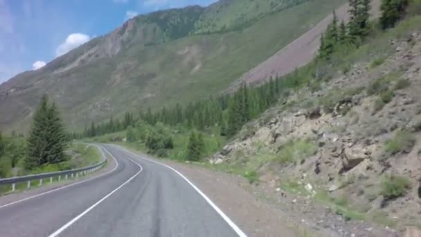 Magnifique Chuysky Trakt dans les montagnes de l'Altaï . — Video