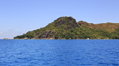 Hint Okyanusu'nda güzel Praslin ada.