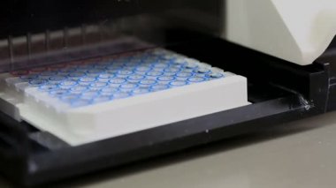 İmal edilmiş Mikroplaka kompakt programlanabilir 8 kanallı yıkama aspiratör