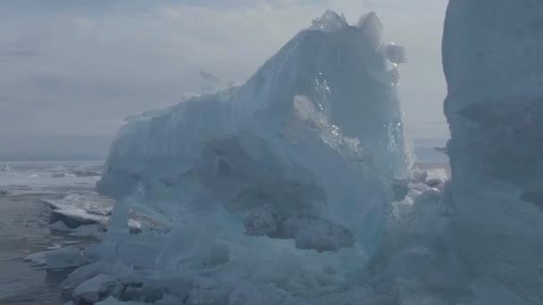 Grandes bloques de hielo . — Vídeo de stock