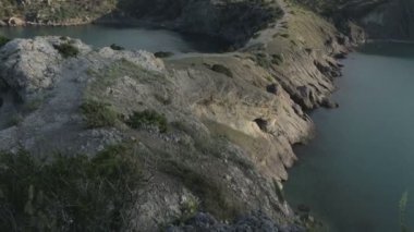 Blue bay ve mount Karaul-Oba görünümünü. Crimea, Karadeniz dağlarında.