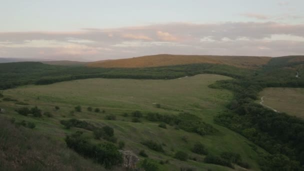 Cueva ciudad Eski-Kermen fortaleza medieval ciudad en la península de Crimea . — Vídeos de Stock