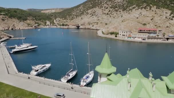 Balaklava popüler bir Kırım beldesidir. Bay eski denizaltı üssü. — Stok video