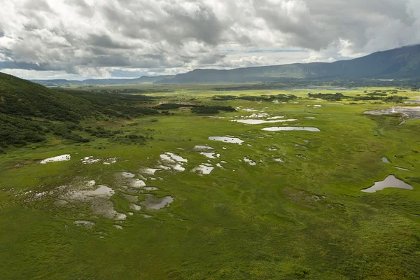 Uzon Caldera i Kronotsky naturreservat på Kamtjatka-halvön. — Stockfoto