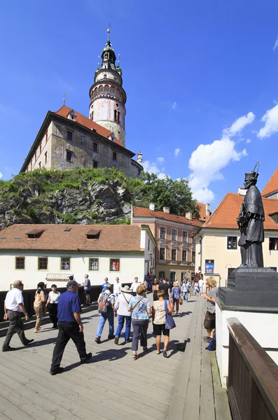 Vacker sommar landskap av det historiska centrerar av cesky kru — Stockfoto