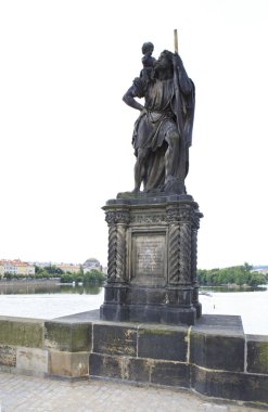 Aziz Christopher heykeli. Prag'daki Charles Köprüsü. 