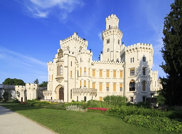 Belo castelo de Hluboka na República Checa . — Fotografia de Stock