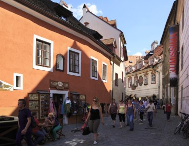 cesky krumlov tarihi merkezinde mimarisi.
