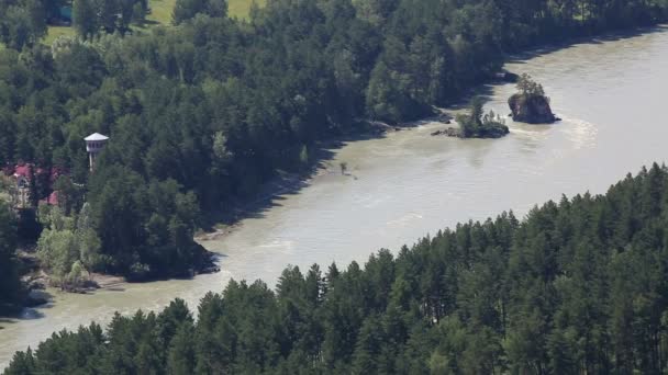 Katun floden från mount bloody finger i Altaj kraj. Ryssland. — Stockvideo