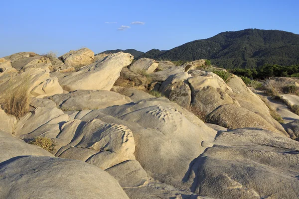 La spiaggia di Stone Cape Vourvourou. Paesaggio serale . — Foto Stock