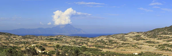 Panorama över Egeiska kusten. Utsikt över berget Athos. — Stockfoto