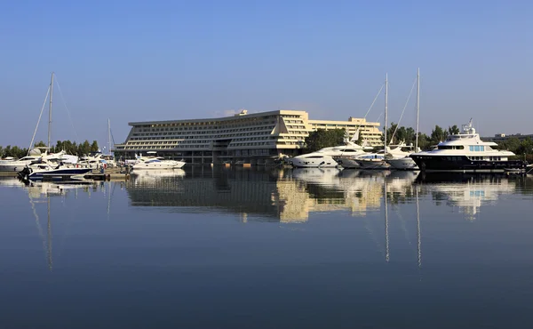 Porto Carras Meliton and yachts. — Stock Photo, Image