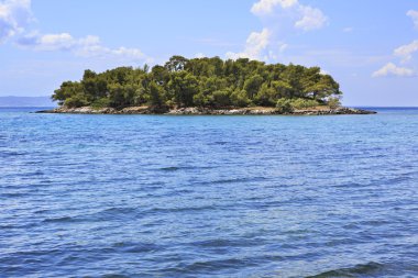 Ege Denizi'nde pitoresk Adası.