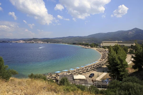 Piękna plaża z Porto Carras Grand Resort. — Zdjęcie stockowe