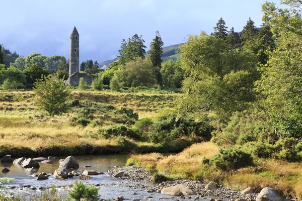 Średniowieczna wieża w Parku Narodowego Gór Wicklow. — Zdjęcie stockowe