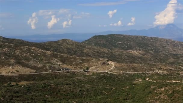 Panoráma Égei partvidék. Kilátás nyílik a Mount Athos. Sithonia-félsziget. Észak-Görögország. — Stock videók