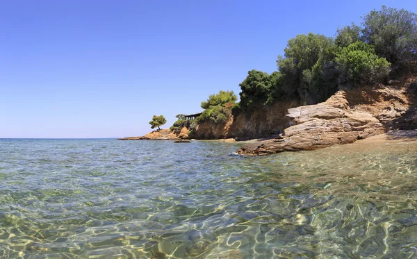 Widok piękny letni wybrzeża Morza Egejskiego. — Zdjęcie stockowe