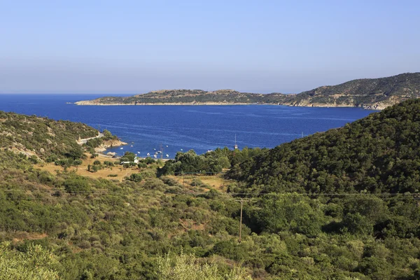 Blick von den Bergen auf die Bucht der Ägäis. — Stockfoto