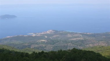 Güzel dağlar ve Ege'nin Panoraması. Sithonia Yarımadası. Kuzey Yunanistan.