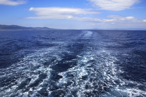 Rastro del buque en el Mar Egeo . —  Fotos de Stock