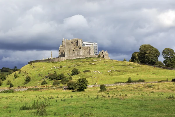 Ερείπια της Μονής kilmacduagh. — ストック写真