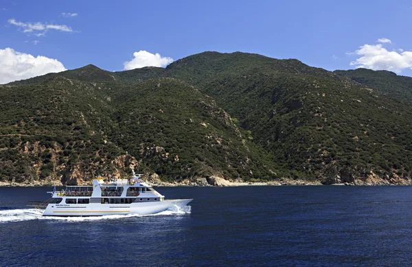 Barco a motor en el mar Egeo — Foto de Stock