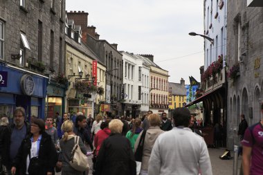 Akşam sokak Galway Merkezi