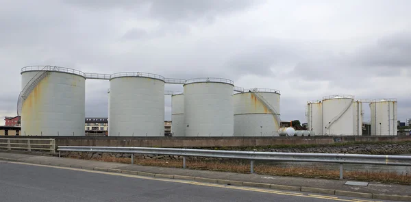 Enorme container in de haven stad Galway. — Stockfoto