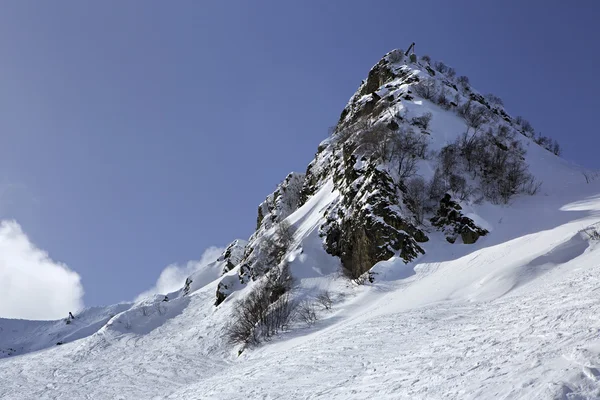 Beaux sommets enneigés des montagnes du Caucase . — Photo