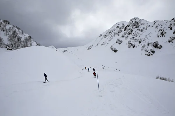 Hora skitrack na svahu Kavkazu. — Stock fotografie