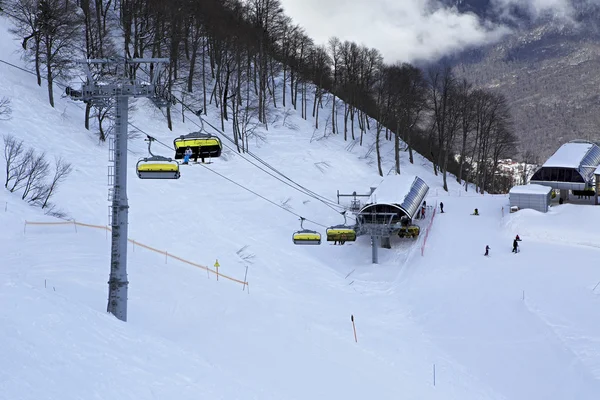 Lyžařský vlek v Rosa Chutor Alpine Resort — Stock fotografie