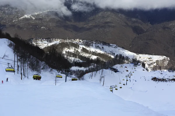 Ski lift Rosa Khutor Alpine Resort içinde — Stok fotoğraf