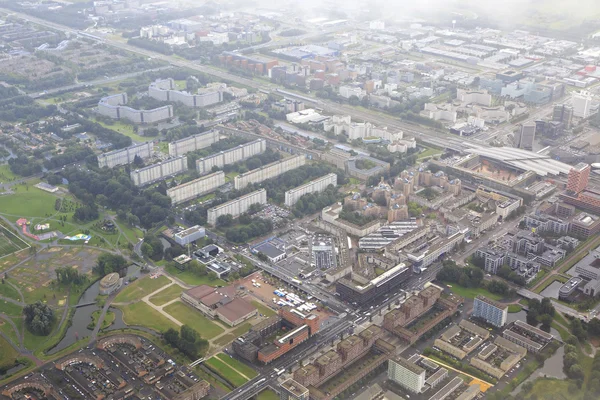 Amsterdam vanuit het vliegtuig. — Stockfoto