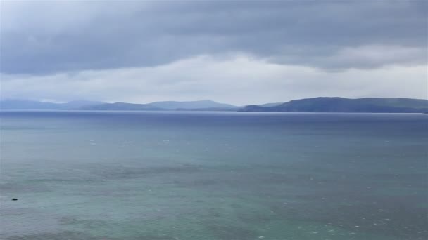 Bela paisagem ao longo do Oceano Atlântico . — Vídeo de Stock