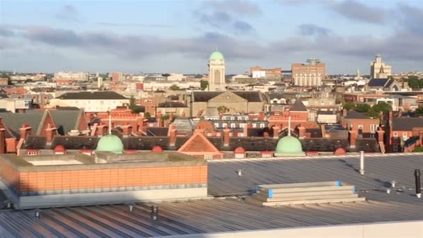 Ranní pohled z centra města Dublin. — Stock video
