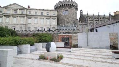 Garda Memorial Bahçe Dublin Castle.