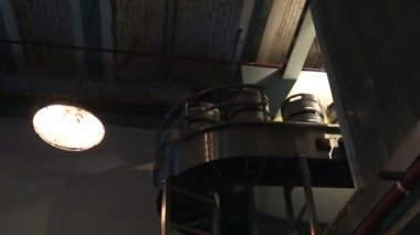 Otomatik hat varil ile. Gezi için Guinness Storehouse