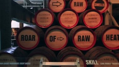 Ahşap varil bira için. Gezi için Guinness Storehouse