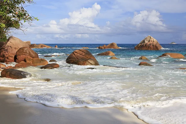 Prachtige strand van anse lazio. — Stockfoto