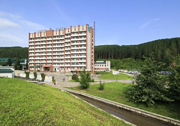 Szanatórium Altaj-nyugaton a resort Belokurikha. — Stock Fotó