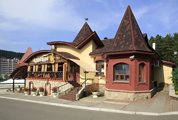 Restoran karmaşık beşinci Koleso tatil Belokurikha. — Stok fotoğraf