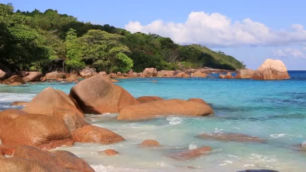 Hermosa playa Anse Lazio . — Vídeo de stock