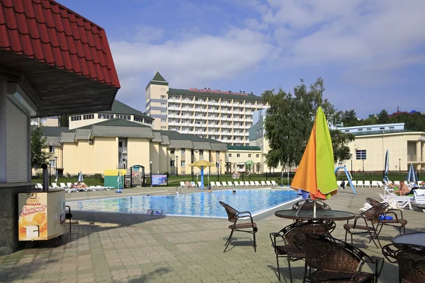 Outdoor pool in the Sanatorium Belokuriha — Stock Photo, Image