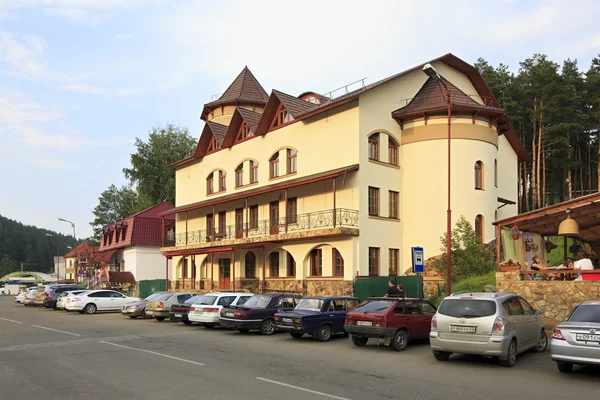 Business Hotel Rusland in het resort Belokuriha. — Stockfoto