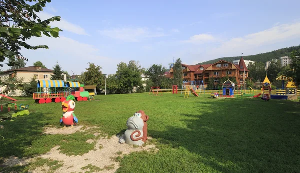 Детская площадка в санатории Белокурья — стоковое фото