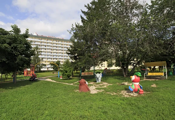 Детская площадка в санатории Белокурья — стоковое фото