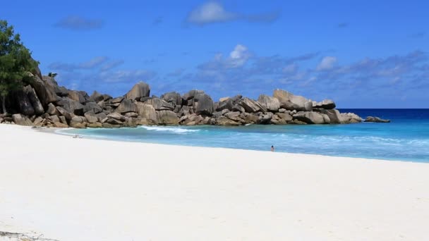 Hermosa playa Grande Anse . — Vídeo de stock