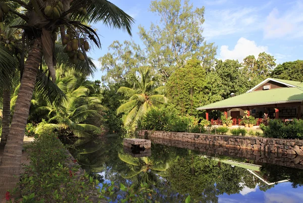 Restaurant im Gästehaus le chevalier bay — Stockfoto