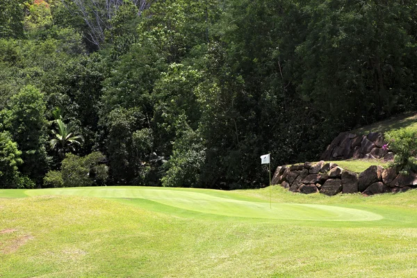 Hermoso campo de golf en el Constance Lemuria Resort . — Foto de Stock