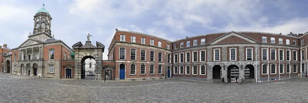 Panorama övre gården av dublin castle — Stockfoto